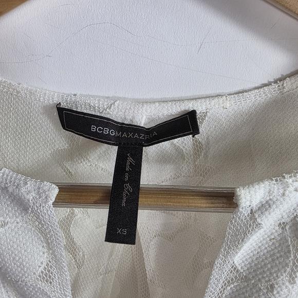 BCBGMAXAZRIA lace V neck Bell sleeves blouse - Picture 4 of 11